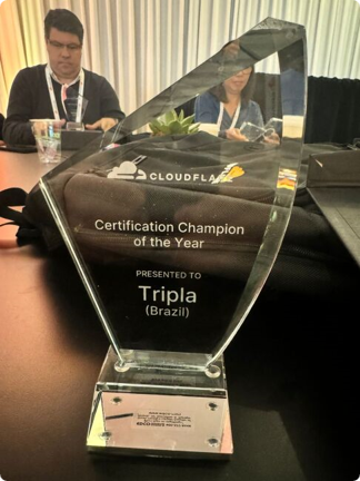 Imagem do Troféu Cloudflare de Parceiro campeão do ano (2023)